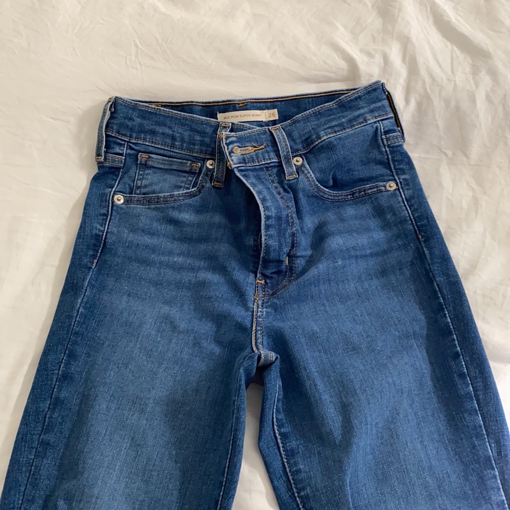 Levis - Picture 2 of 6